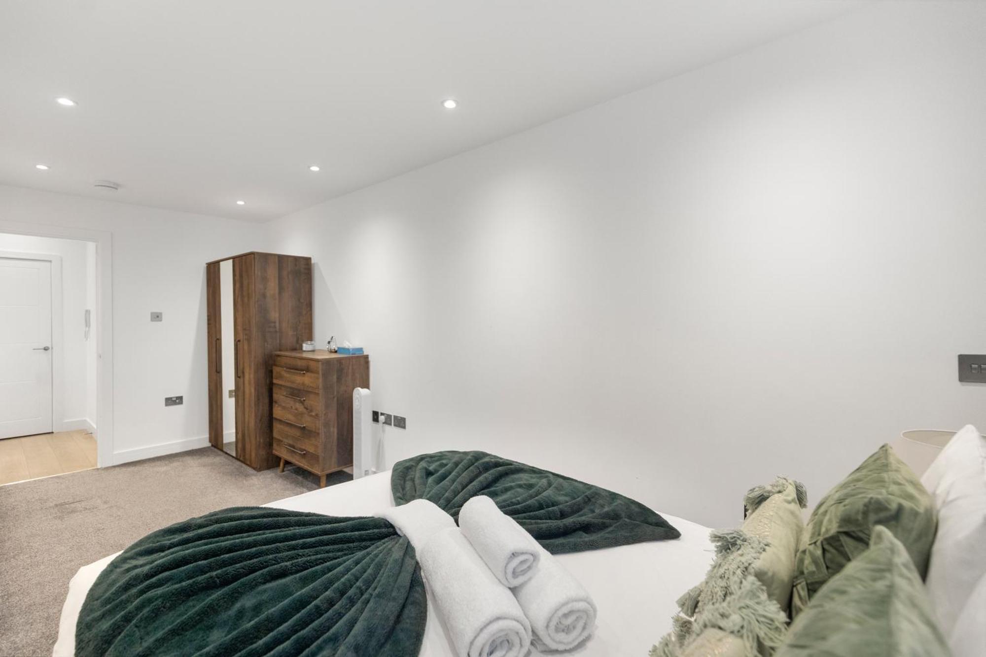 Spacious Luxury Apartment King Bed - Central Location Londra Esterno foto