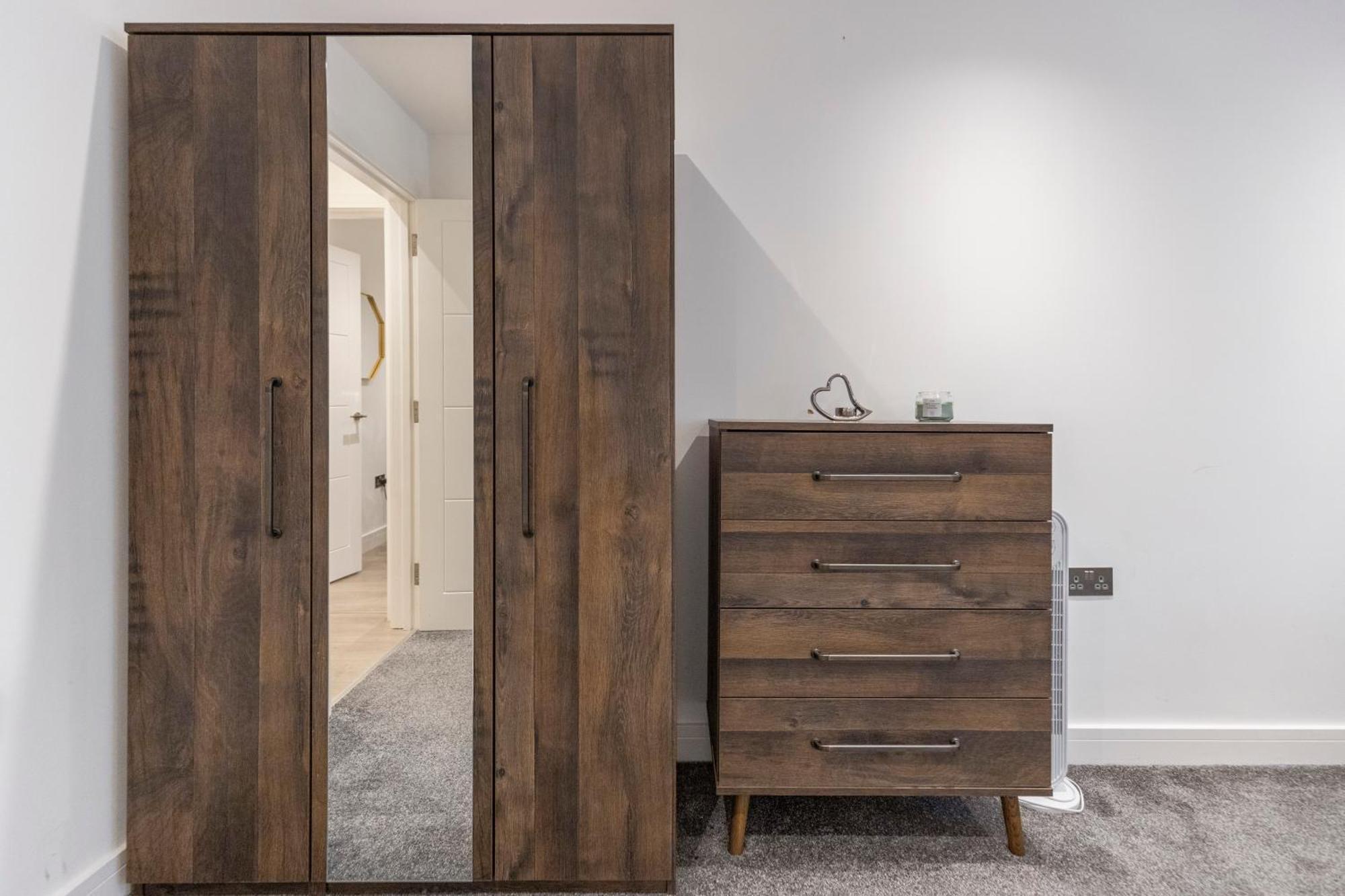 Spacious Luxury Apartment King Bed - Central Location Londra Esterno foto