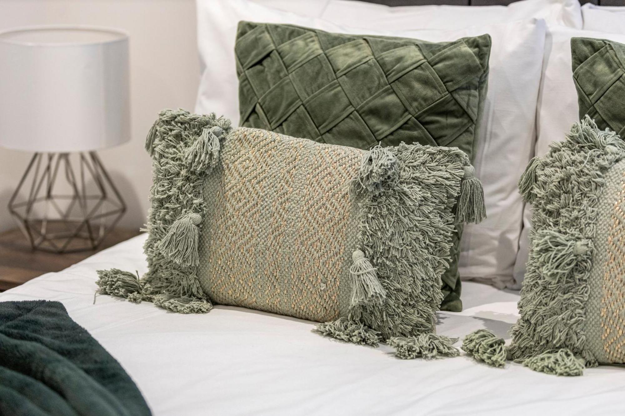 Spacious Luxury Apartment King Bed - Central Location Londra Esterno foto