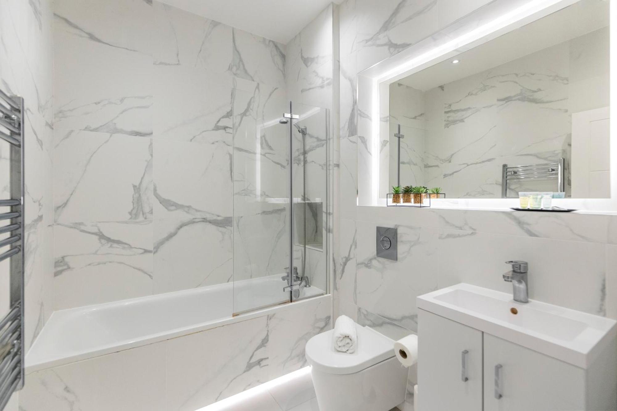 Spacious Luxury Apartment King Bed - Central Location Londra Esterno foto