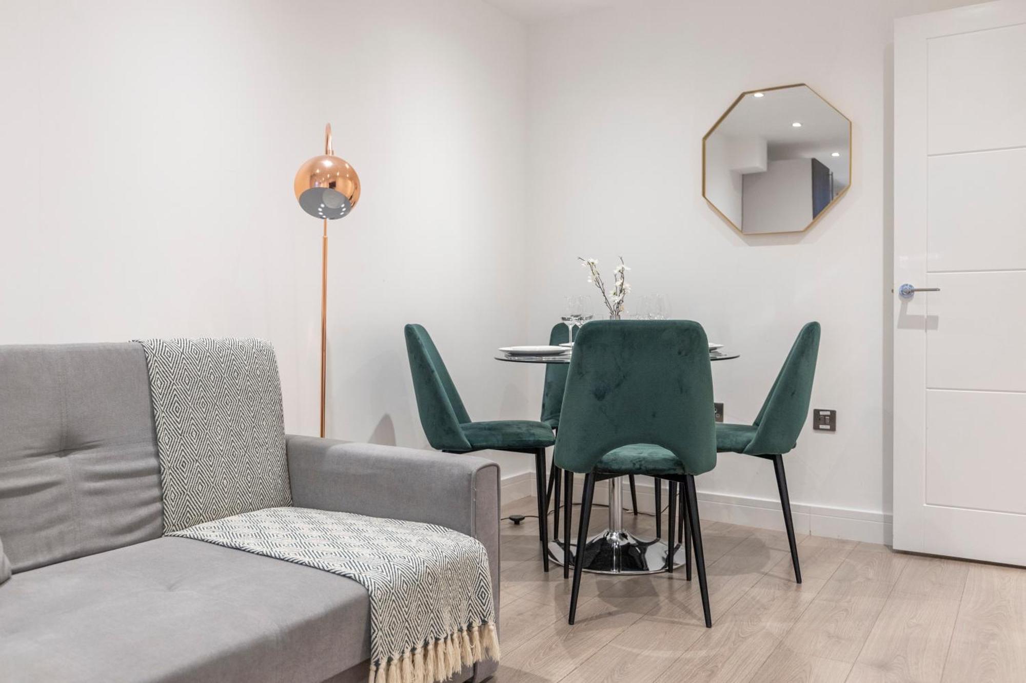 Spacious Luxury Apartment King Bed - Central Location Londra Esterno foto