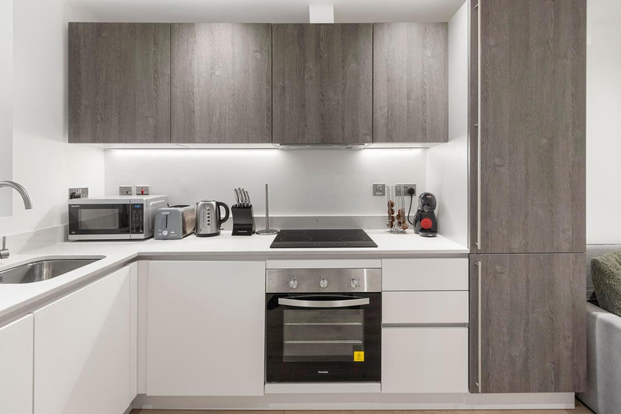 Spacious Luxury Apartment King Bed - Central Location Londra Esterno foto